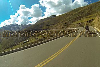 Motorcycle tour to Lares Hot springs, Peruvian Andes
